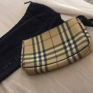 Vintage small Burberry Shoulder bag!